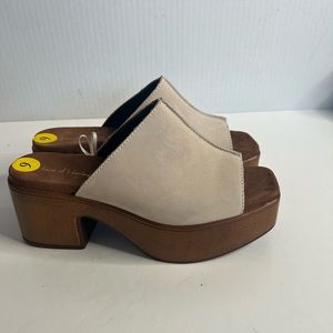 NWOB House of Harlow 1960 Griffin Ivory  Leather Platform Block Heel Sandals